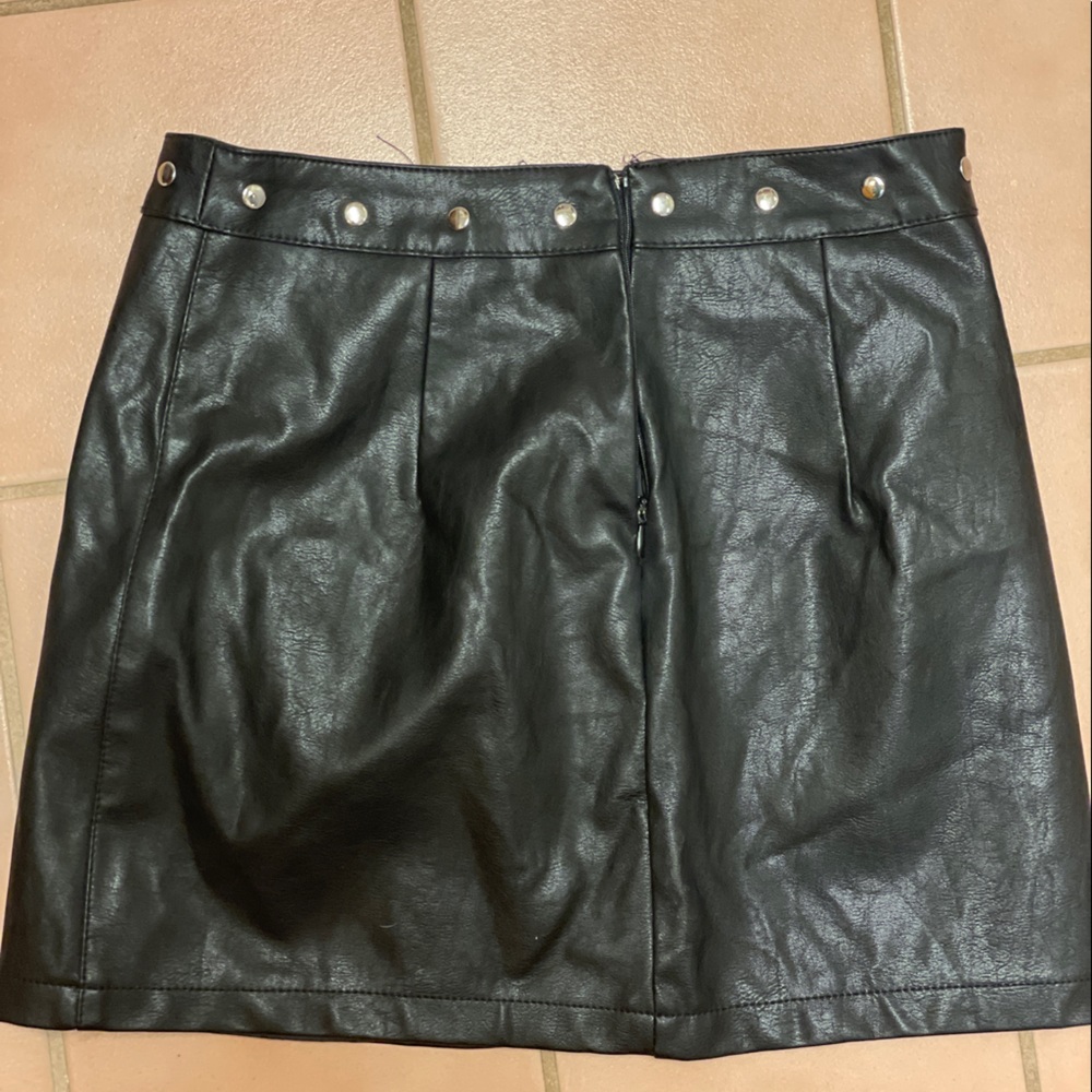 Stylish Leather Skirt